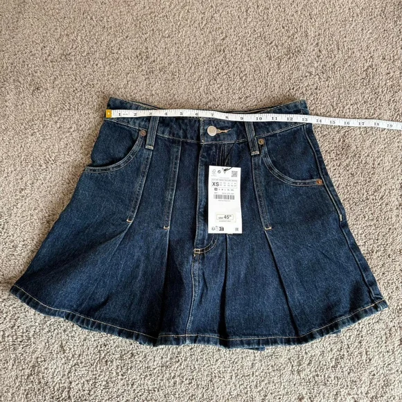 skirts - Picture 1 of 7